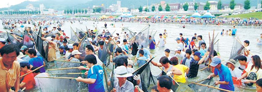 Fresh water fish catching